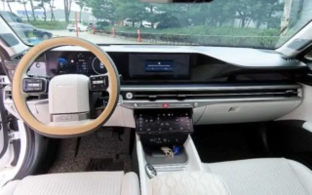 인천자동차중고할부 그랜저 (GN7) 가솔린 2.5 2WD 매물 사진 9 - 2023/03 85,175km