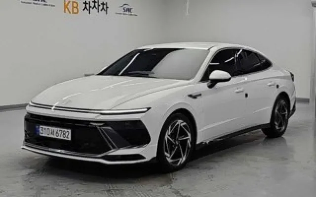 인천자동차중고할부 쏘나타 디 엣지 (DN8) 가솔린 1.6 터보 매물 사진 8 - 2023/05 65,606km